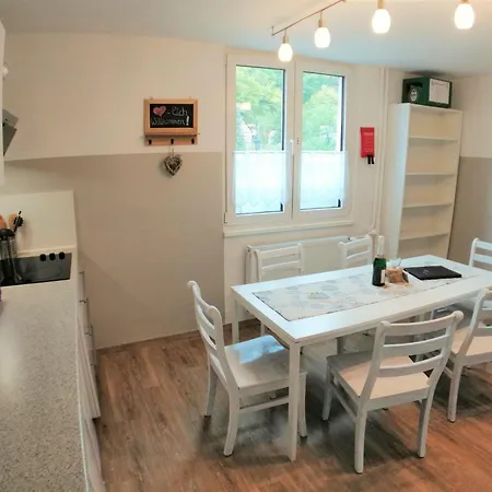 Unterkunft4you-ferienhaus-am-schloss *
